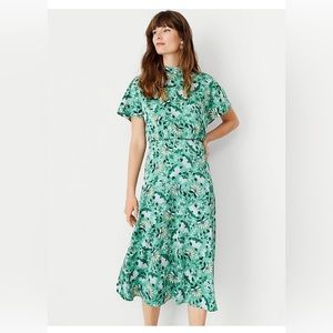 Ann Taylor, 16, Green Floral Cape Mock Neck Midi